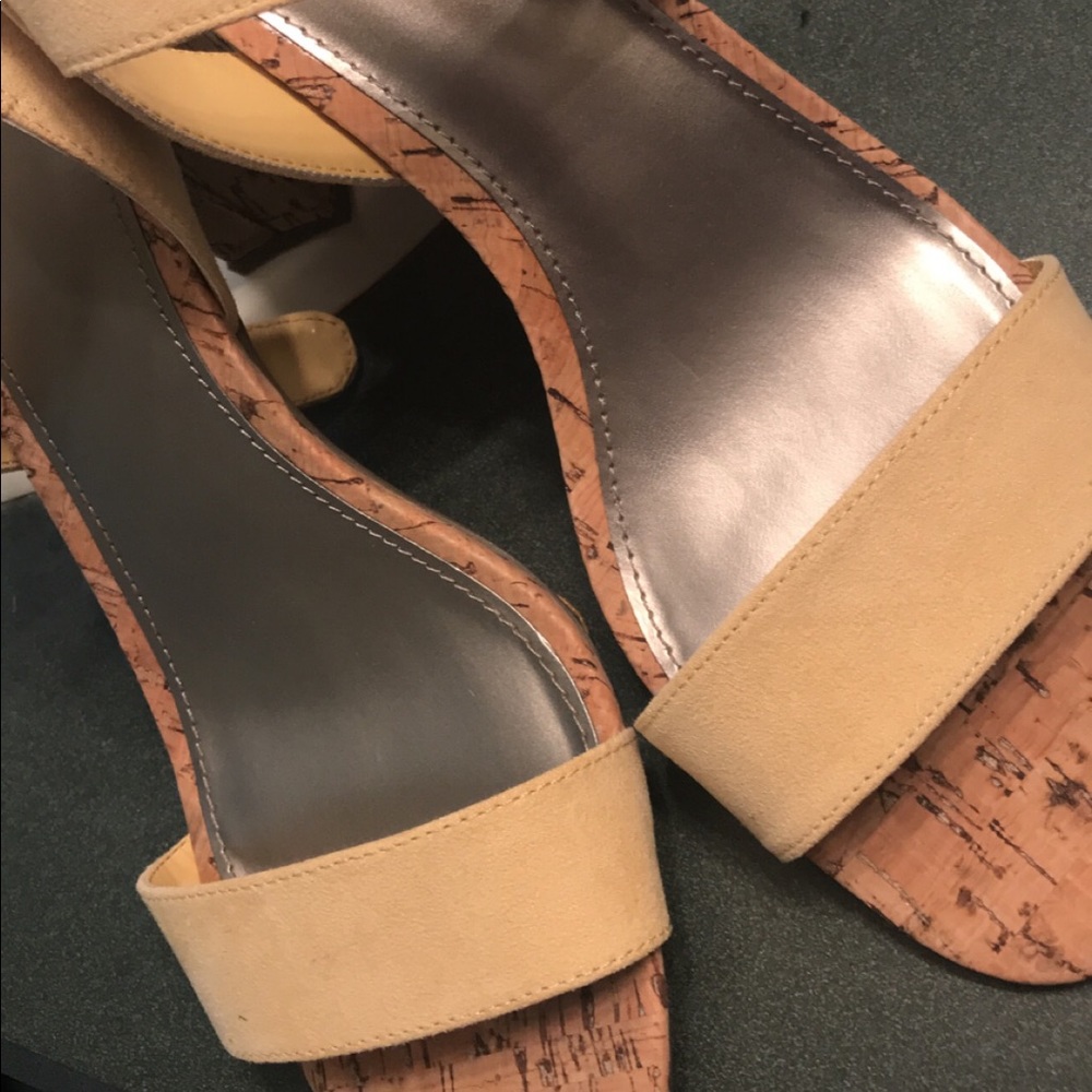 Women’s shoes